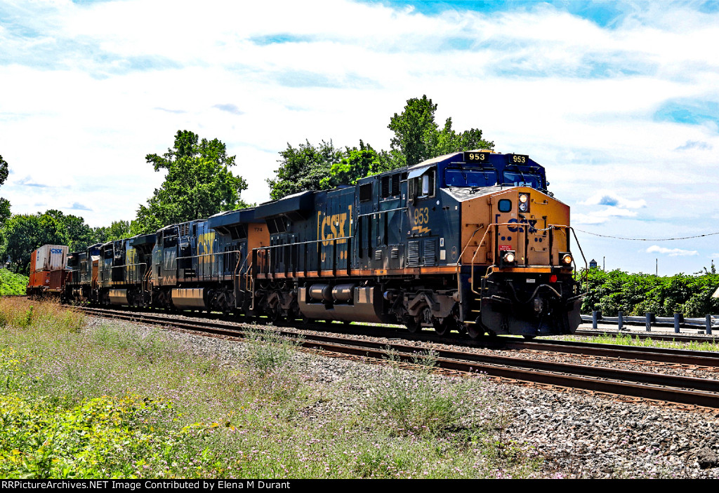 CSX 953 on I-157